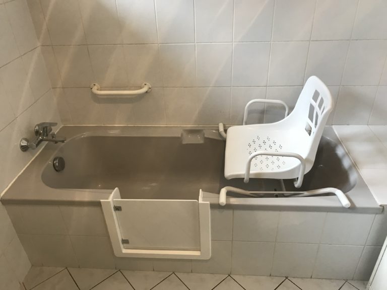 Ouverture de baignoire à Viry en Haute-Savoie - RENOVBAIN RHONE ALPES