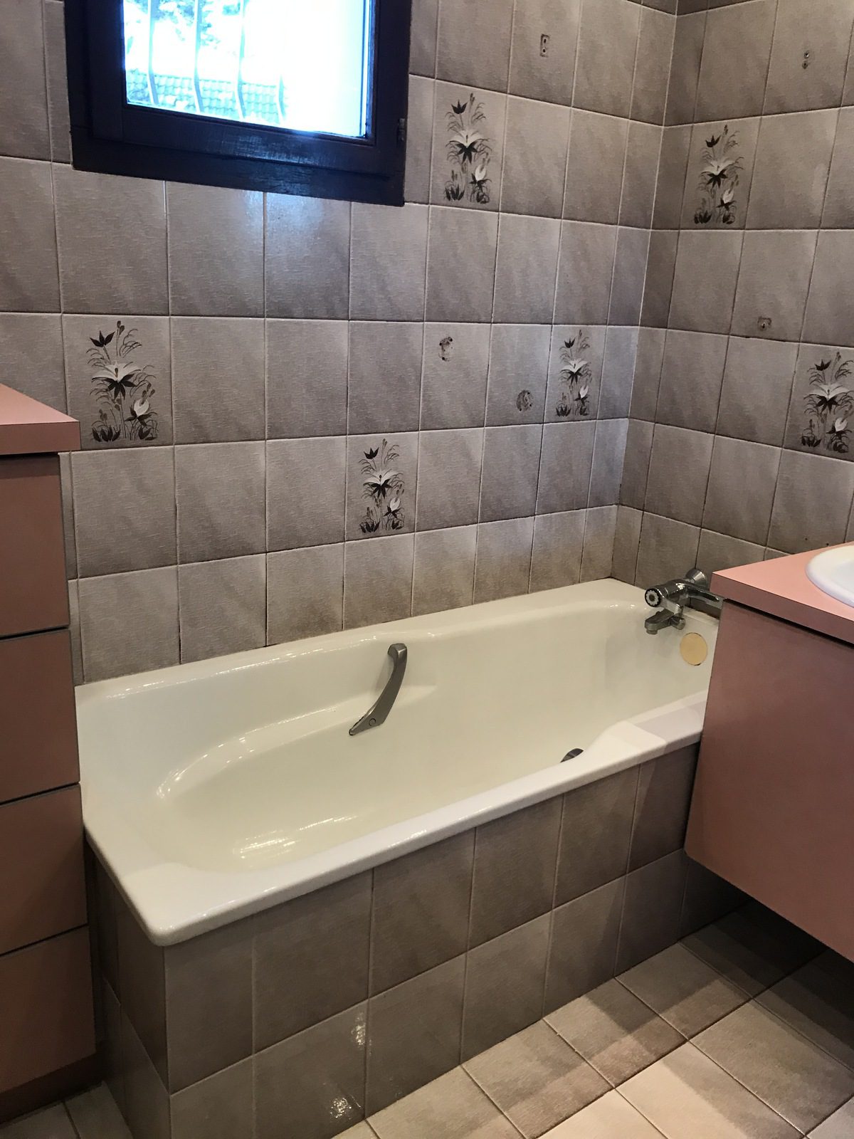 Transformation de baignoire en douche à Metz-Tessy en Haute-Savoie - RENOVBAIN RHONE ALPES